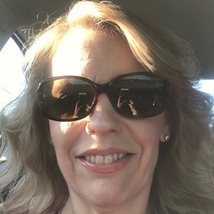 Meet your Posher, Pamela